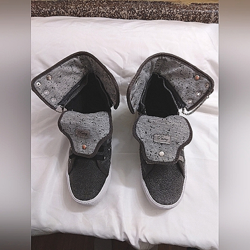 Pastry Women's Pinwheel Sneakers Size 8.5 Gray/ Black - Picture 2 of 9